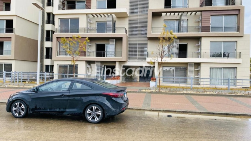 Hyundai Elantra Coupe 2013 Black Automatic Used for Sale in Cairo - 4