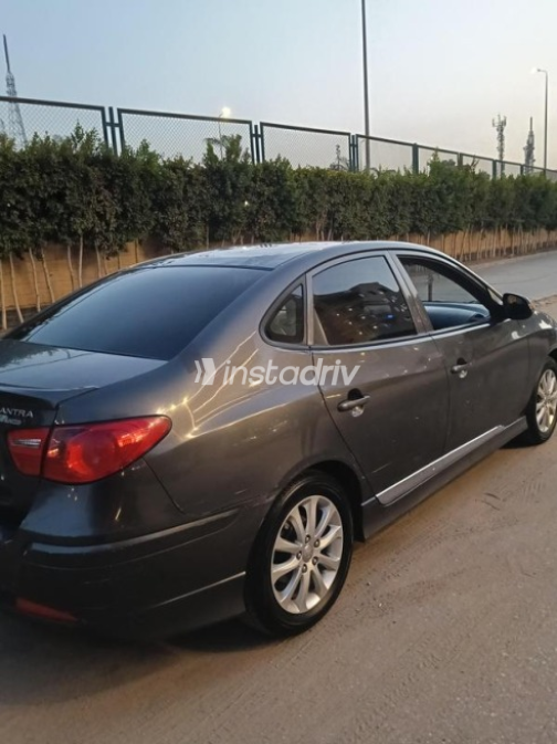 Hyundai Elantra HD 2021 White Automatic Used for Sale in Greater Cairo ( Cairo + Giza) - 2