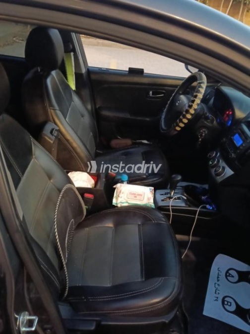 Hyundai Elantra HD 2021 White Automatic Used for Sale in Greater Cairo ( Cairo + Giza) - 3