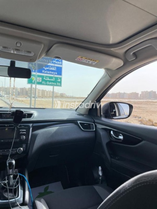 Nissan Qashqai 2018 Burgundy Automatic Used for Sale in Maadi - 6
