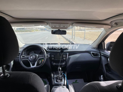Nissan Qashqai 2018 Burgundy Automatic Used for Sale in Maadi - 7