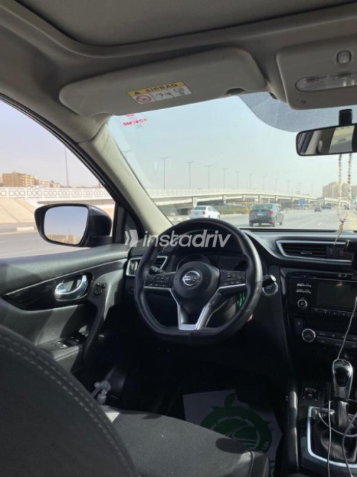 Nissan Qashqai 2018 Burgundy Automatic Used for Sale in Maadi - 8