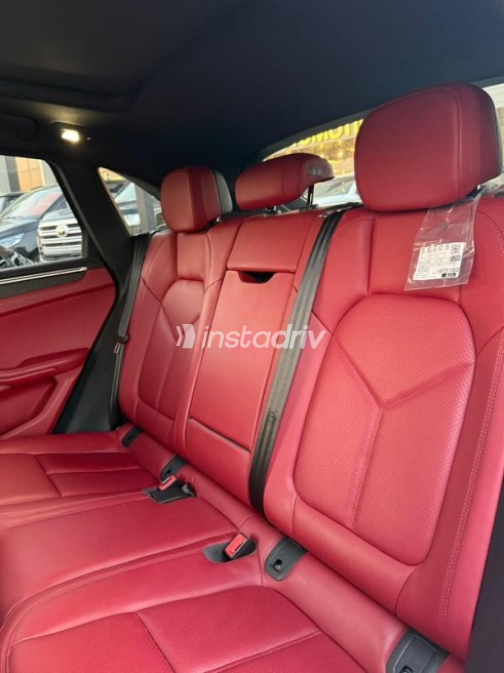 Porsche Macan 2024 White Automatic Used for Sale in Cairo - 6