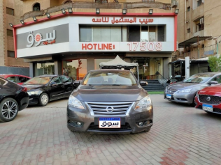 نيسان سنترا 2022 رمادي أوتوماتيك مستعملة للبيع في المعادى