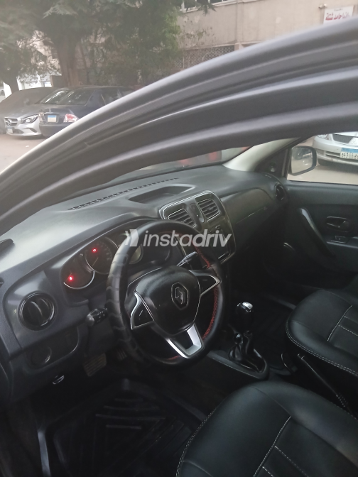 Renault Logan 2019 White Automatic Used for Sale in Greater Cairo ( Cairo + Giza) - 1