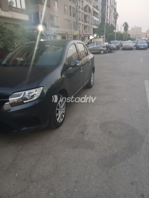 Renault Logan 2019 White Automatic Used for Sale in Greater Cairo ( Cairo + Giza) - 4
