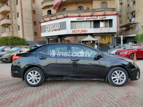 Toyota Corolla 2015 Black Automatic Used for Sale in Maadi - 3
