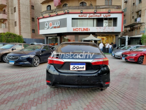 Toyota Corolla 2015 Black Automatic Used for Sale in Maadi - 4