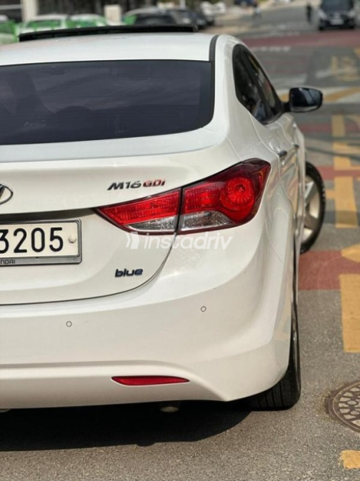 Hyundai Avante 2012 White Automatic Used for Sale in Cairo - 9