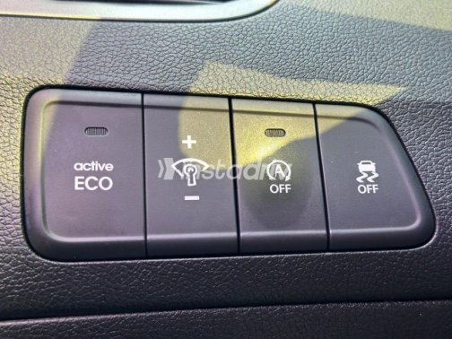 Hyundai Avante 2012 White Automatic Used for Sale in Cairo - 10