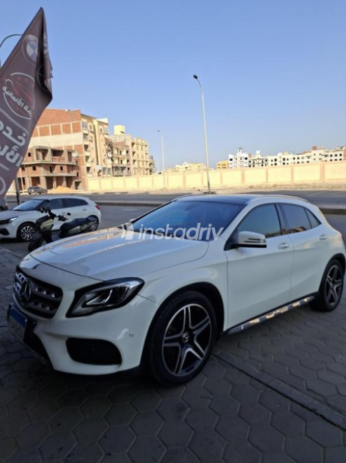 مرسيدس GLA 200 2019 أبيض أوتوماتيك مستعملة للبيع في دمياط - 4