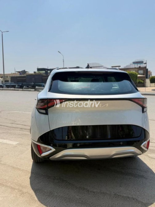Kia Sportage 2025 Silver Automatic Used for Sale in Nasr city - 6