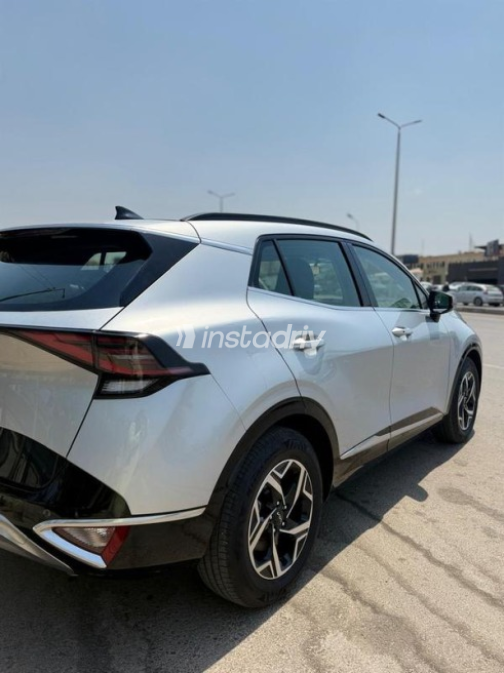 Kia Sportage 2025 Silver Automatic Used for Sale in Nasr city - 8