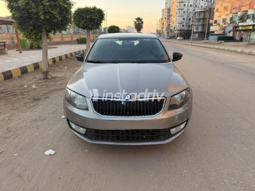 سكودا اوكتافيا A7 2015 برونزي أوتوماتيك مستعملة للبيع في المنصورة - 1