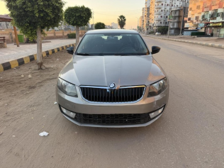 سكودا اوكتافيا A7 2015 برونزي أوتوماتيك مستعملة للبيع في المنصورة