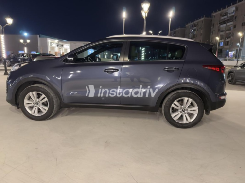 Kia Sportage 2019 Gray Automatic Used for Sale in Nasr city - 3