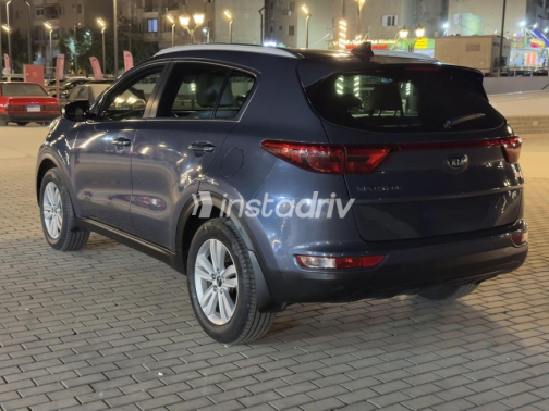 Kia Sportage 2019 Gray Automatic Used for Sale in Nasr city - 4