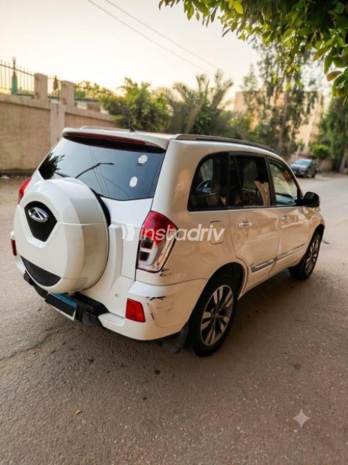 Chery Tiggo 3 2020 White Automatic Used for Sale in Greater Cairo ( Cairo + Giza) - 4