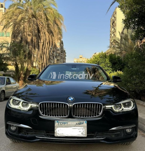 بي ام دبليو 318 2018 أسود أوتوماتيك مستعملة للبيع في مصر الجديدة - 4