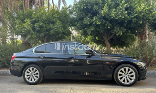 بي ام دبليو 318 2018 أسود أوتوماتيك مستعملة للبيع في مصر الجديدة - 6