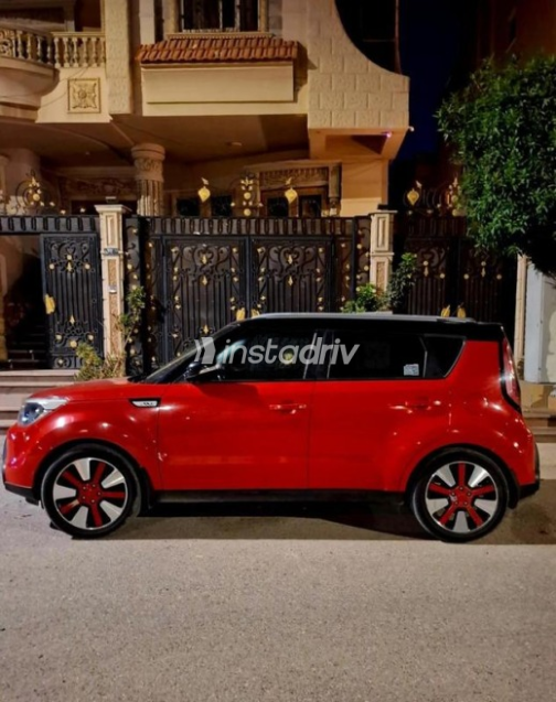 Kia Soul 2016 Red Automatic Used for Sale in Damietta - 3