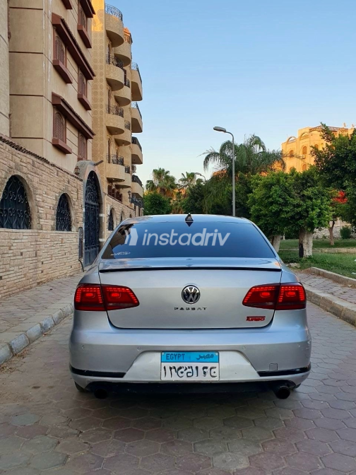Volkswagen Passat 2012 Silver Automatic Used for Sale in Greater Cairo ( Cairo + Giza) - 3