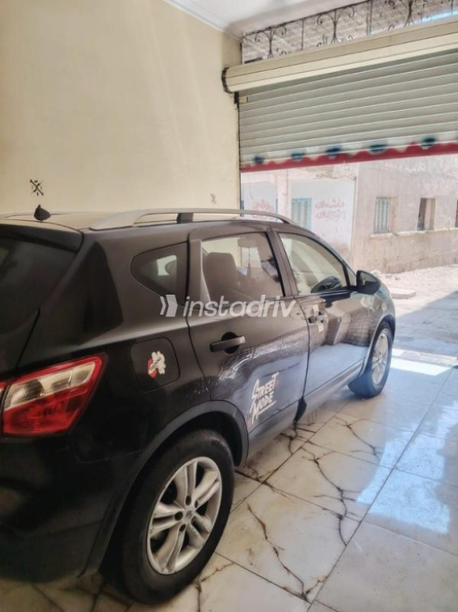 Nissan Qashqai 2014 Black Automatic Used for Sale in Mansoura - 6