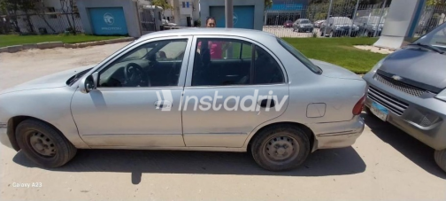 Hyundai Accent 2000 Silver Automatic Used for Sale in Alexandria - 1