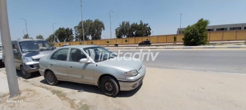 Hyundai Accent 2000 Silver Automatic Used for Sale in Alexandria - 3
