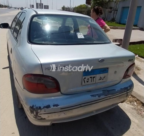 Hyundai Accent 2000 Silver Automatic Used for Sale in Alexandria - 6