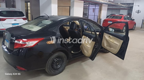 Toyota Yaris 2015 Black Automatic Used for Sale in Nasr city - 3
