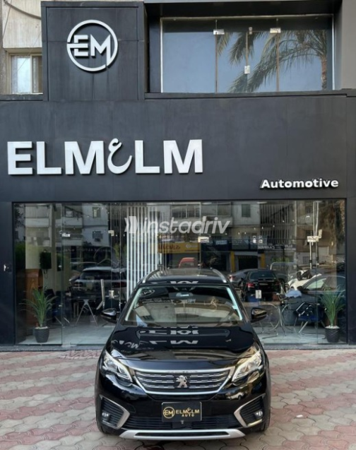 Peugeot 5008 2020 Black Automatic Used for Sale in Cairo - 2