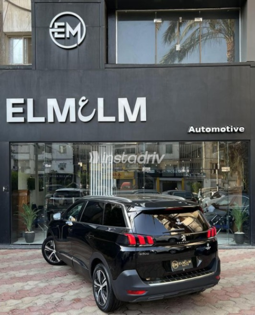Peugeot 5008 2020 Black Automatic Used for Sale in Cairo - 9