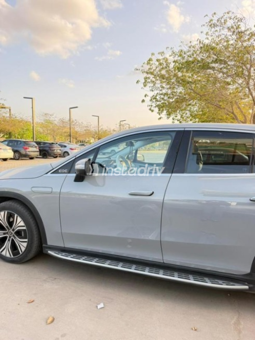 مرسيدس E 350 2024 فضي أوتوماتيك مستعملة للبيع في مدينة الشيخ زايد - 3