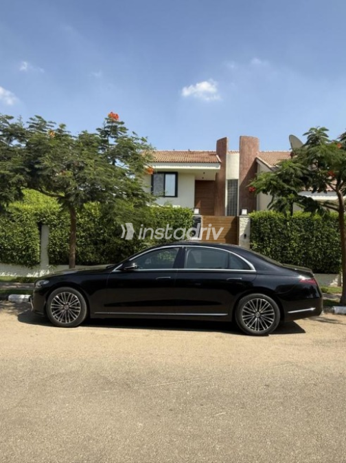مرسيدس S 450 2023 أسود أوتوماتيك مستعملة للبيع في مدينة الشيخ زايد - 4