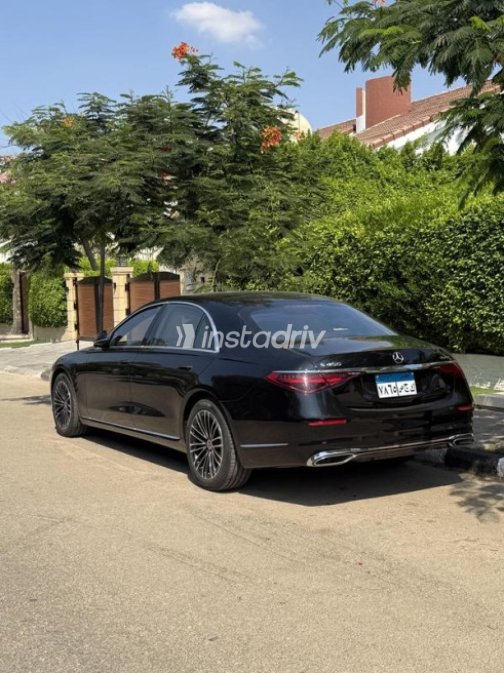 مرسيدس S 450 2023 أسود أوتوماتيك مستعملة للبيع في مدينة الشيخ زايد - 5