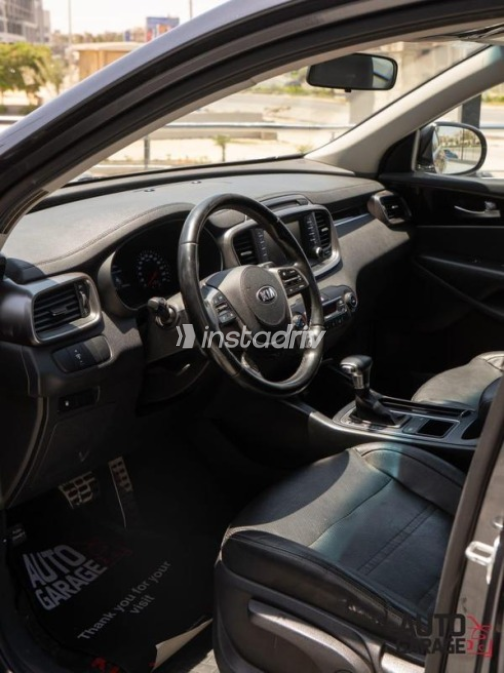 Kia Sorento 2019 Gray Automatic Used for Sale in Cairo - 7