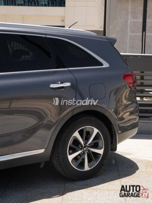 Kia Sorento 2019 Gray Automatic Used for Sale in Cairo - 10