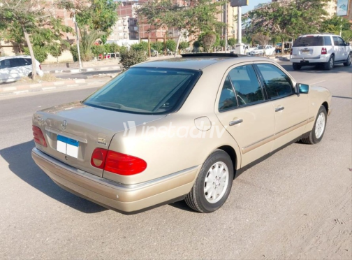 مرسيدس E 240 1999 ذهبي أوتوماتيك مستعملة للبيع في المنصورة - 5