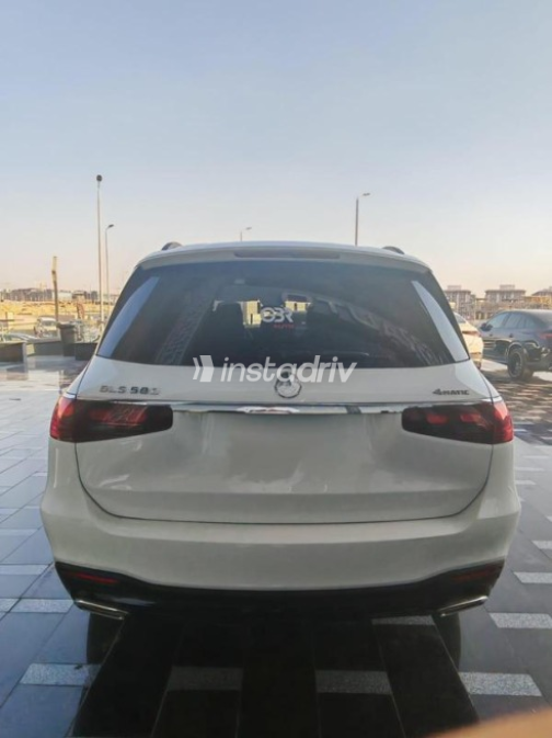 مرسيدس GLS 2024 أبيض أوتوماتيك مستعملة للبيع في القاهرة - 4