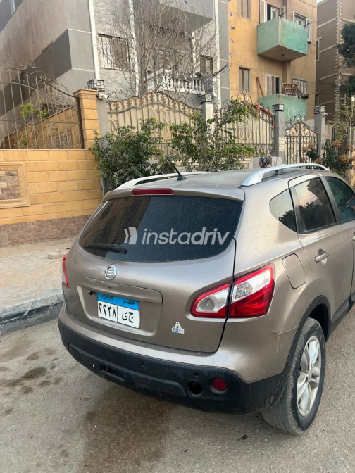 Nissan Qashqai 2013 Gold Automatic Used for Sale in Greater Cairo ( Cairo + Giza) - 5