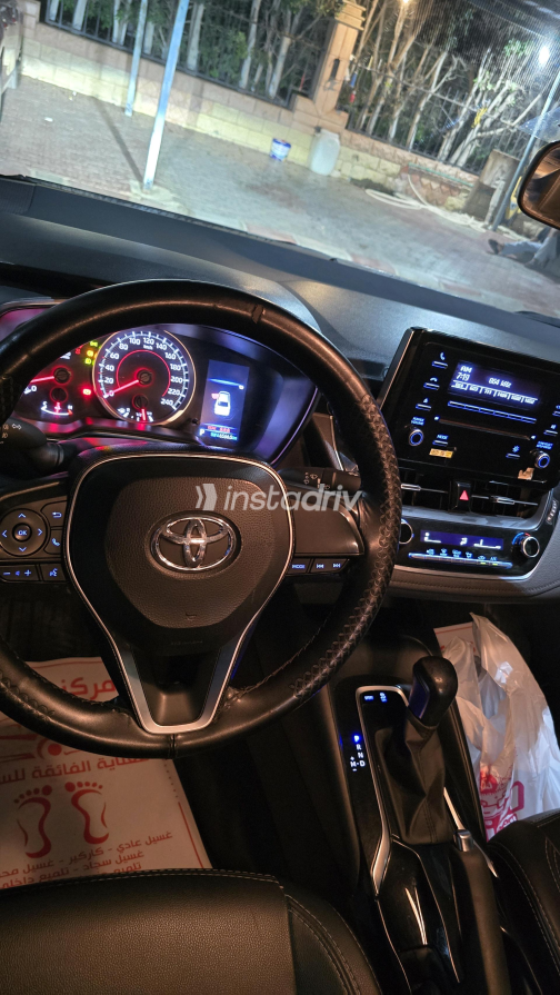 تويوتا كورولا 2022 أبيض CVT مستعملة للبيع في القاهرة الكبرى ( القاهرة - الجيزة) - 2