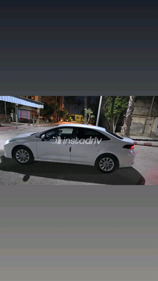 تويوتا كورولا 2022 أبيض CVT مستعملة للبيع في القاهرة الكبرى ( القاهرة - الجيزة) - 5