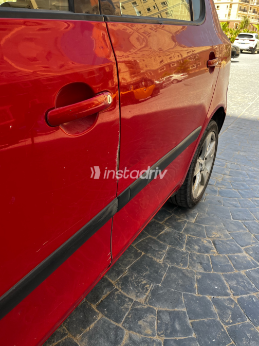Skoda Fabia 2010 Red Automatic Used for Sale in Greater Cairo ( Cairo + Giza) - 7