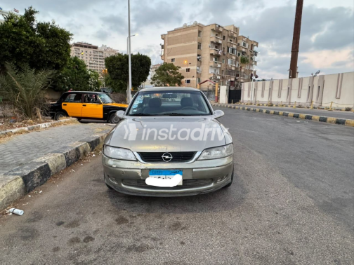 Opel Vectra 2002 Bronze Manual Used for Sale in Greater Cairo ( Cairo + Giza) - 2