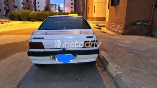 بيجو 405 1996 أبيض أوتوماتيك مستعملة للبيع في الإسكندرية - 2