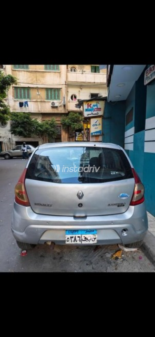 رينو سانديرو 2013 فضي أوتوماتيك مستعملة للبيع في الإسكندرية - 2