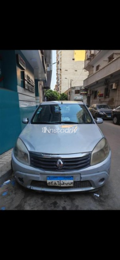 رينو سانديرو 2013 فضي أوتوماتيك مستعملة للبيع في الإسكندرية - 3