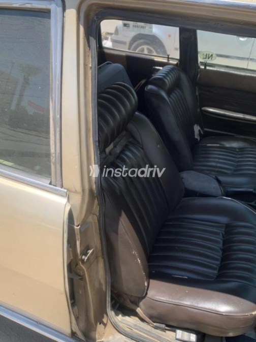 Peugeot 504 1975 Gold Automatic Used for Sale in 10th of Ramadan - 3