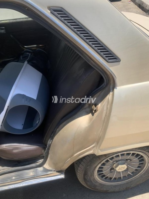 Peugeot 504 1975 Gold Automatic Used for Sale in 10th of Ramadan - 9